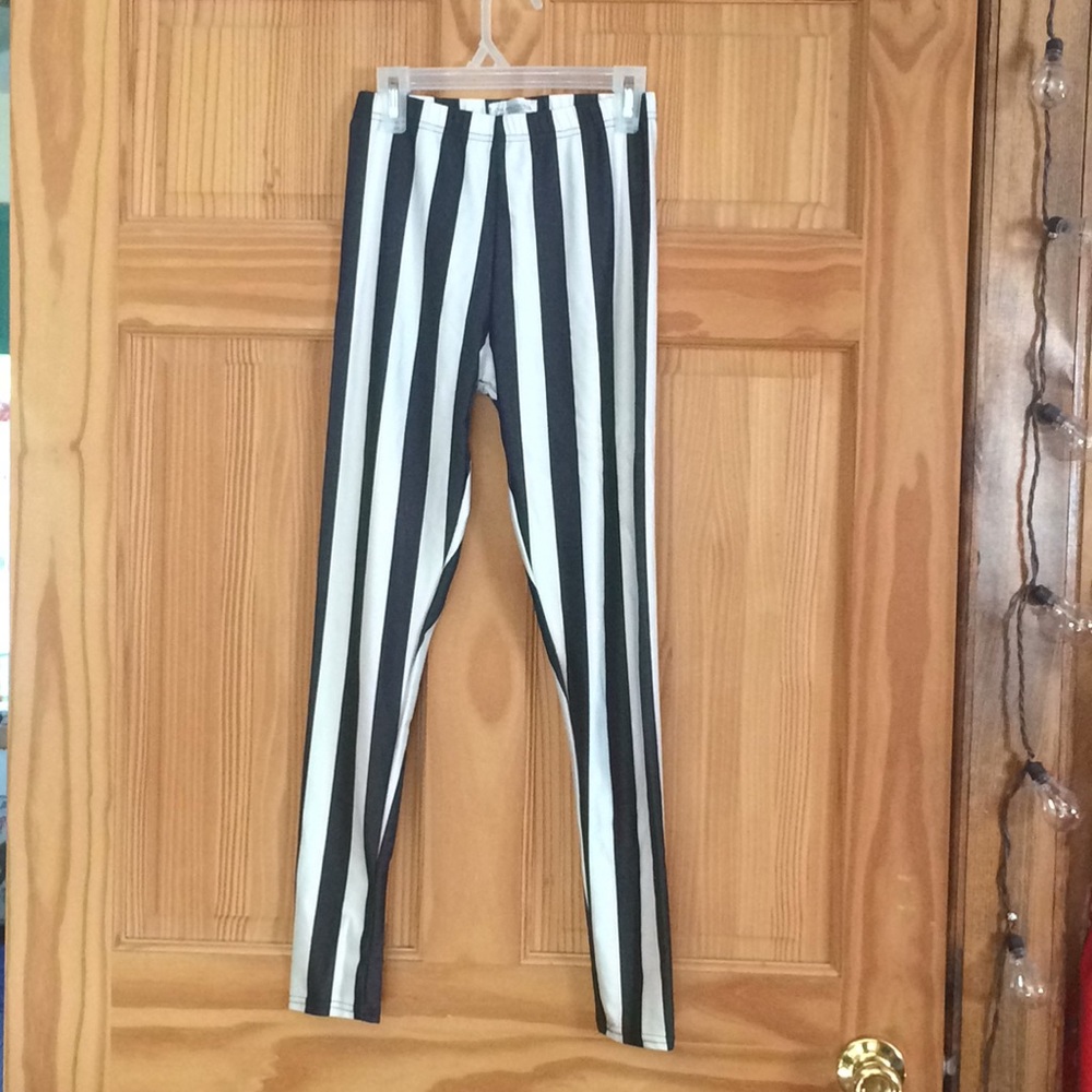 Black and white striped leggings